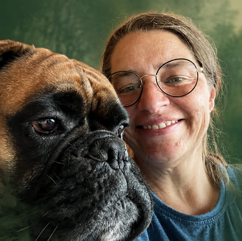 Nicole Lingnau mit ihrem Hund